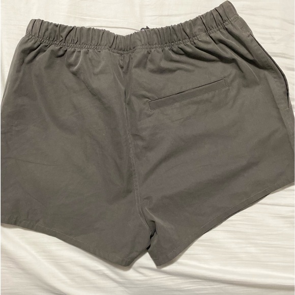 Essentials. Fear of God shorts. Size L. - Picture 2 of 4